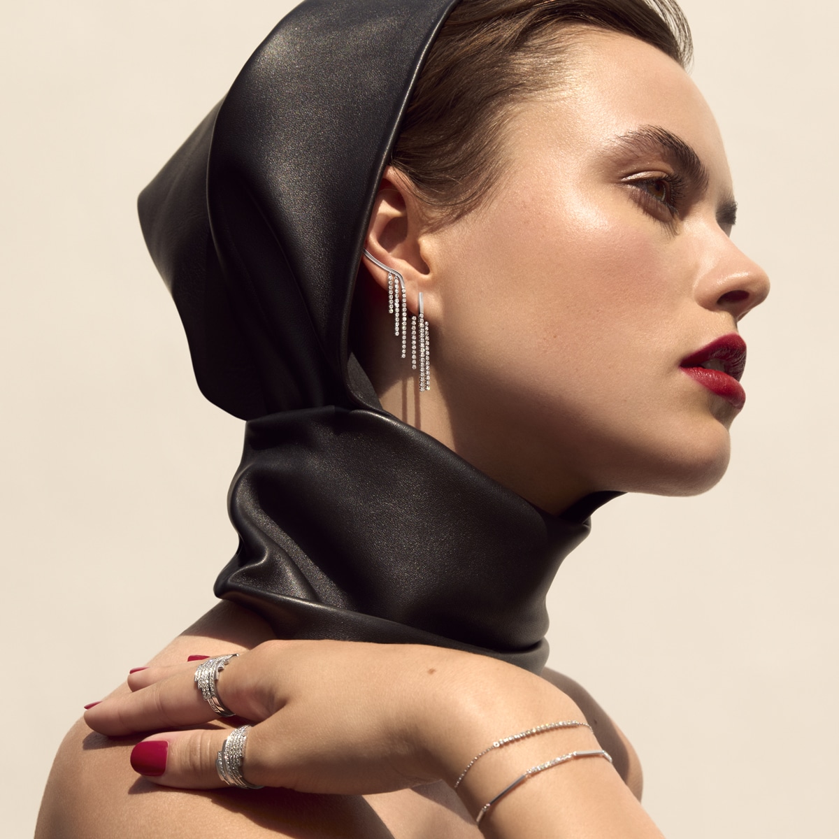 シャンデリアフロー ピアス | AHKAH / アーカー | 【公式